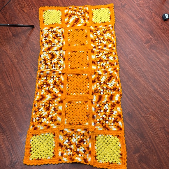 Vintage crocheted lap blanket retro groovy - Picture 2 of 5